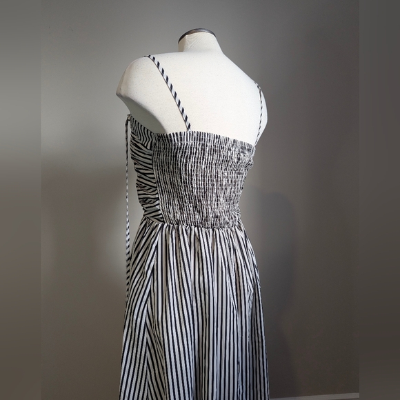Commense Monochrome Striped Strapless Dress - Picture 9 of 12